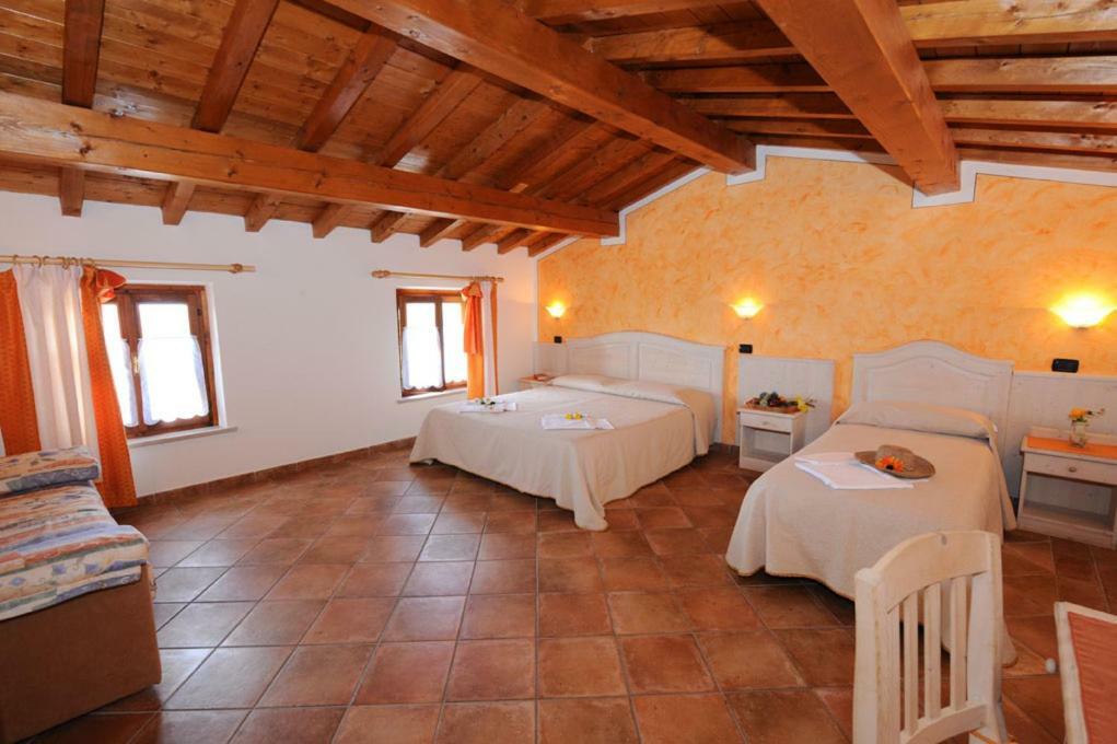 Agriturismo Lizzarola Peschiera del Garda Buitenkant foto