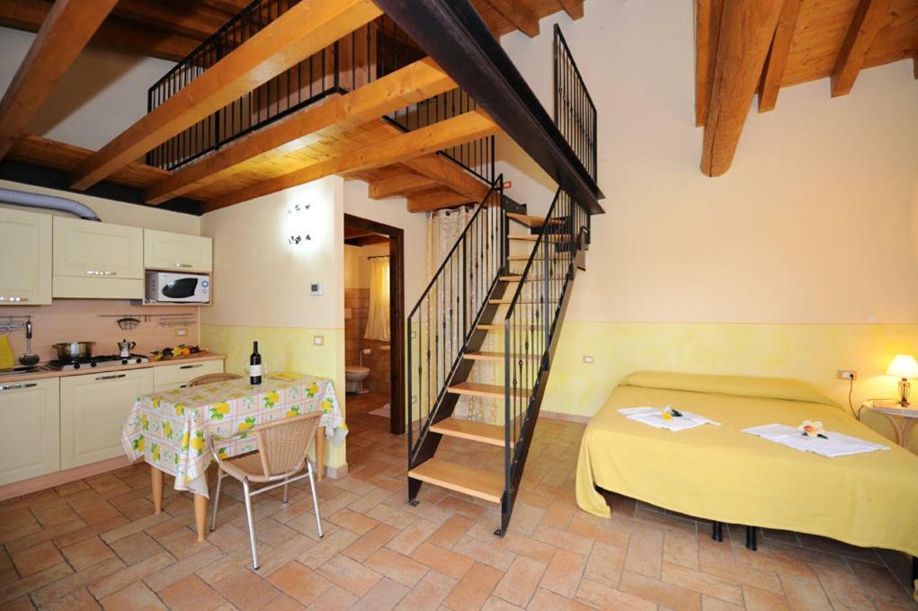 Agriturismo Lizzarola Peschiera del Garda Buitenkant foto
